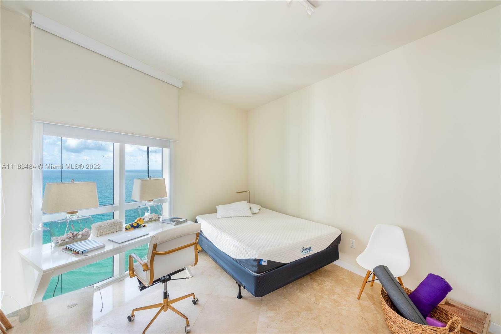 Ver detalles 2604 3 / 4 2558 sq. ft. $ 2022-07-04 0 foto