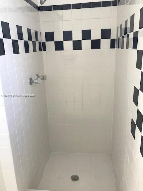 See details / 2764 sq. ft. $ 2022-10-20 0 Photo