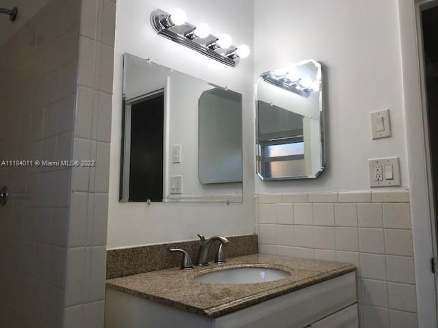See details / 2764 sq. ft. $ 2022-10-20 0 Photo