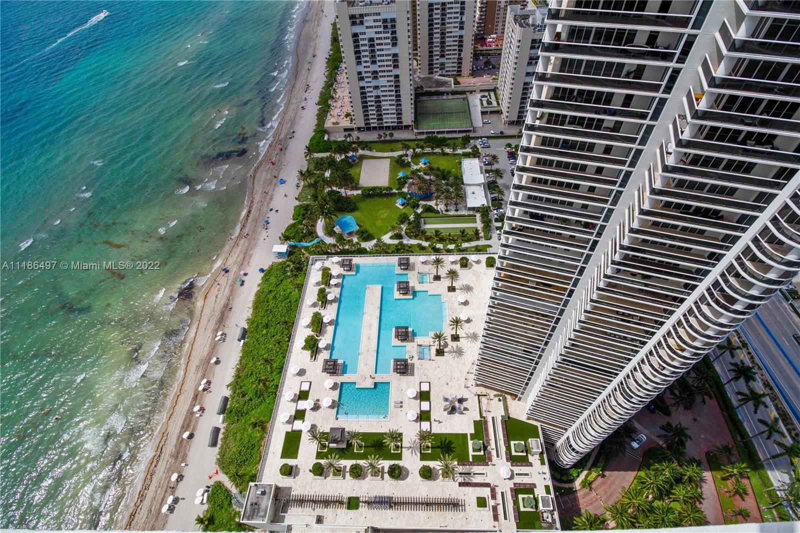 Ver detalles 4204 3 / 3 1675 sq. ft. $ 2022-09-28 0 foto