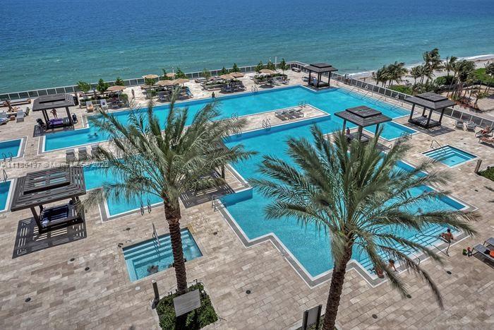 Ver detalles 4204 3 / 3 1675 sq. ft. $ 2022-09-28 0 foto