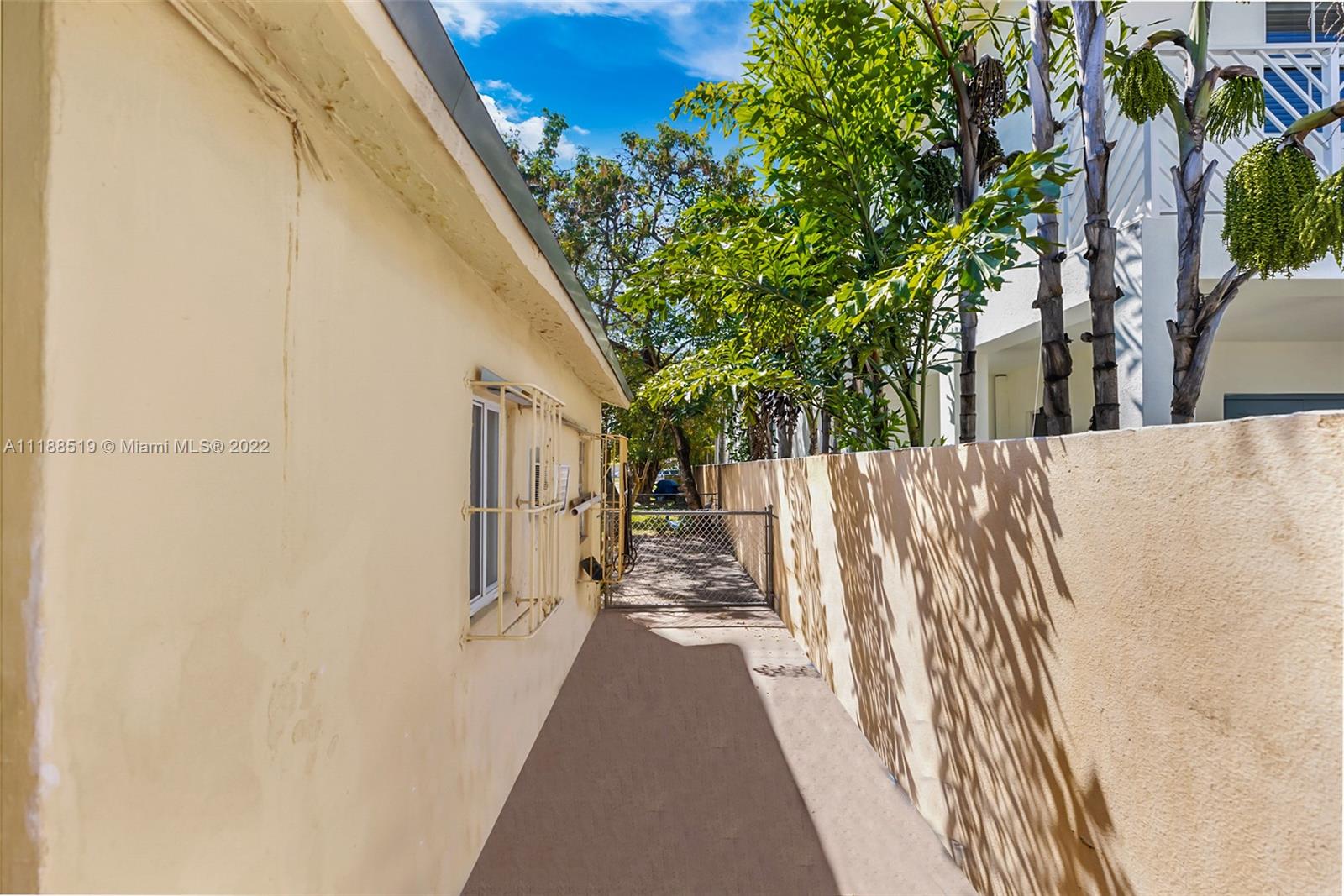 See details / sq. ft. $ 2022-04-12 0 Photo