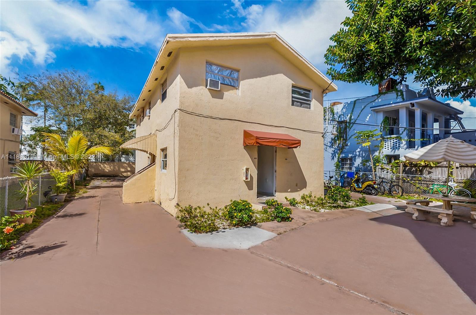 See details / sq. ft. $ 2022-04-12 0 Photo