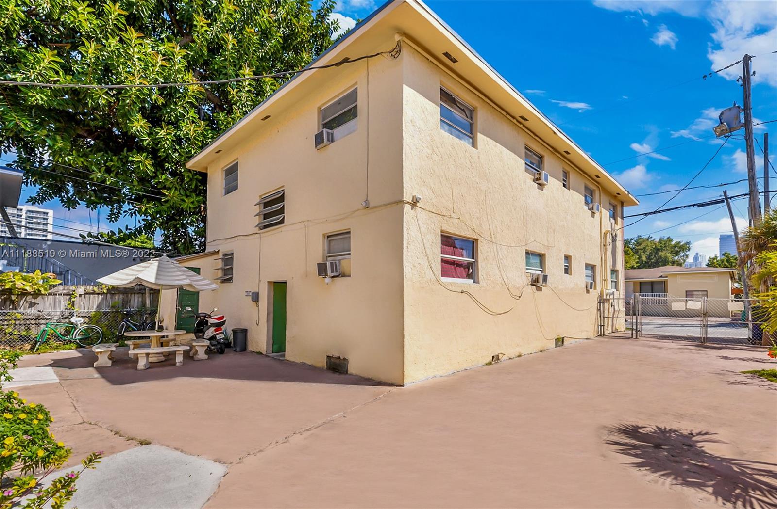 See details / sq. ft. $ 2022-04-12 0 Photo