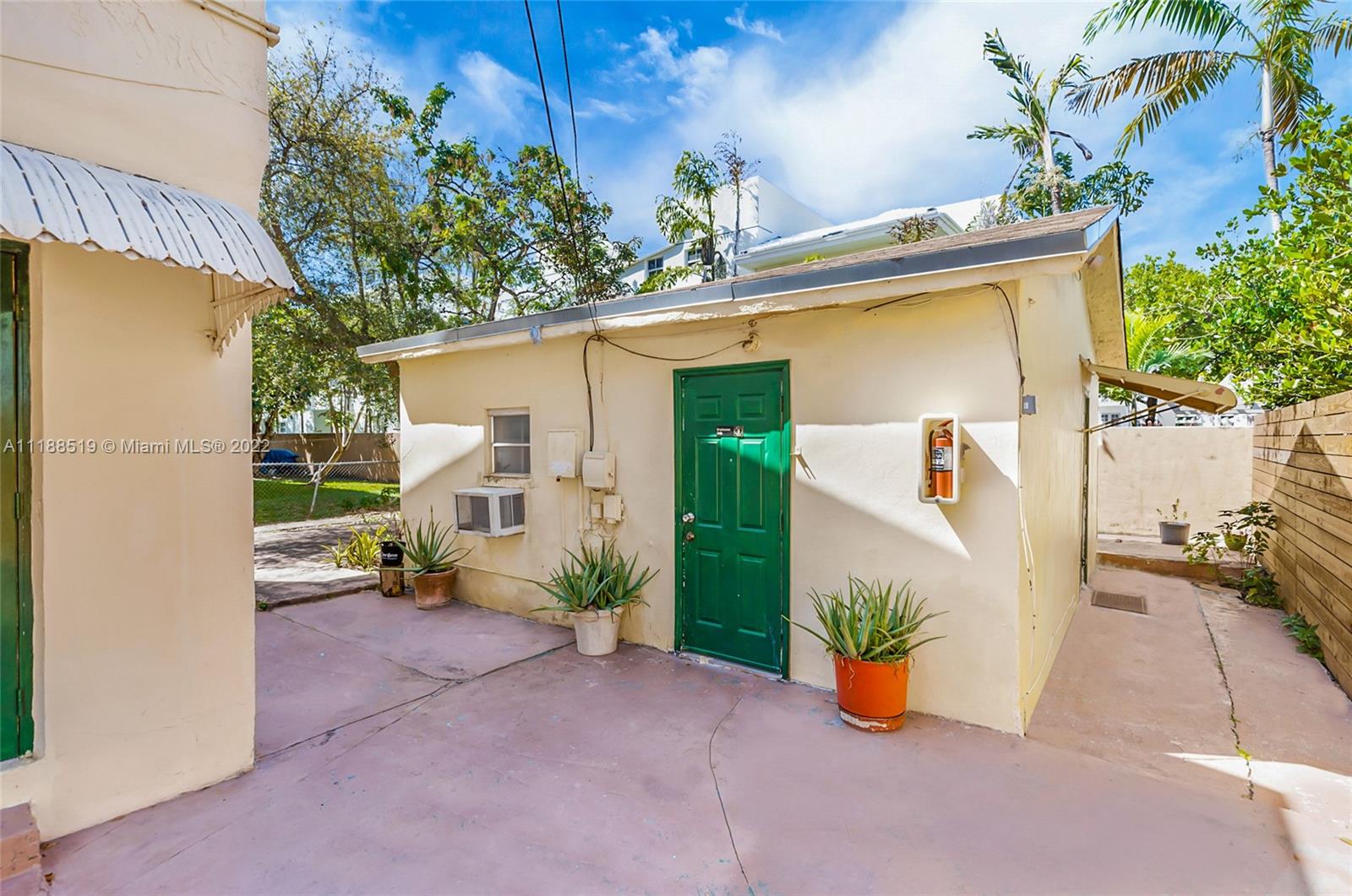 See details / sq. ft. $ 2022-04-12 0 Photo