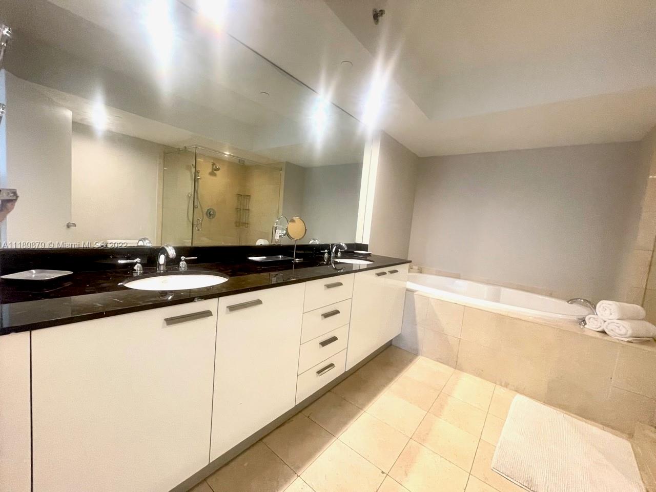 Ver detalles 1506 2 / 4 1458 sq. ft. $ 2022-10-11 0 foto