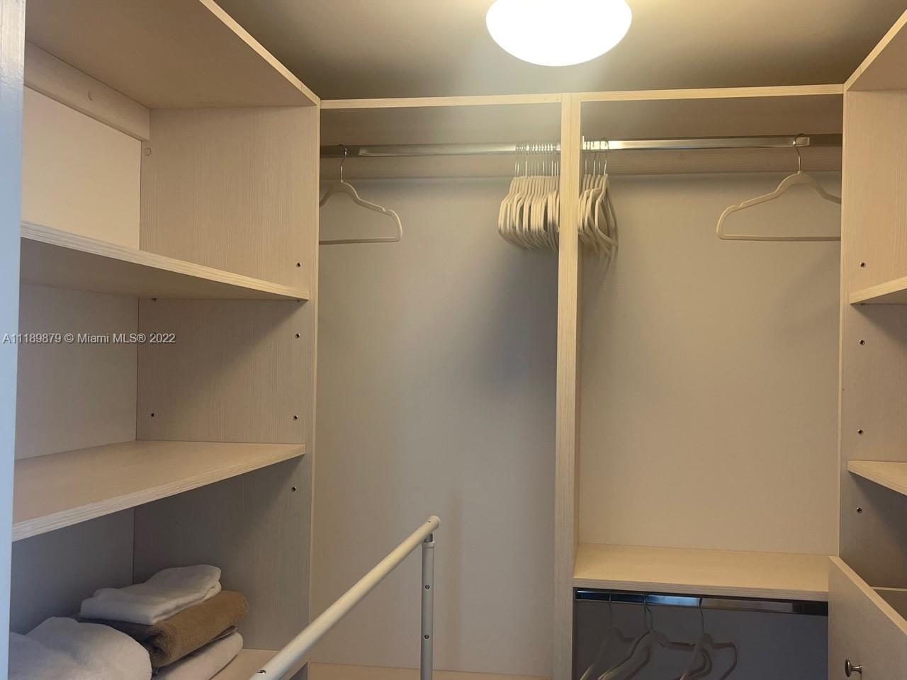 Ver detalles 1506 2 / 4 1458 sq. ft. $ 2022-10-11 0 foto