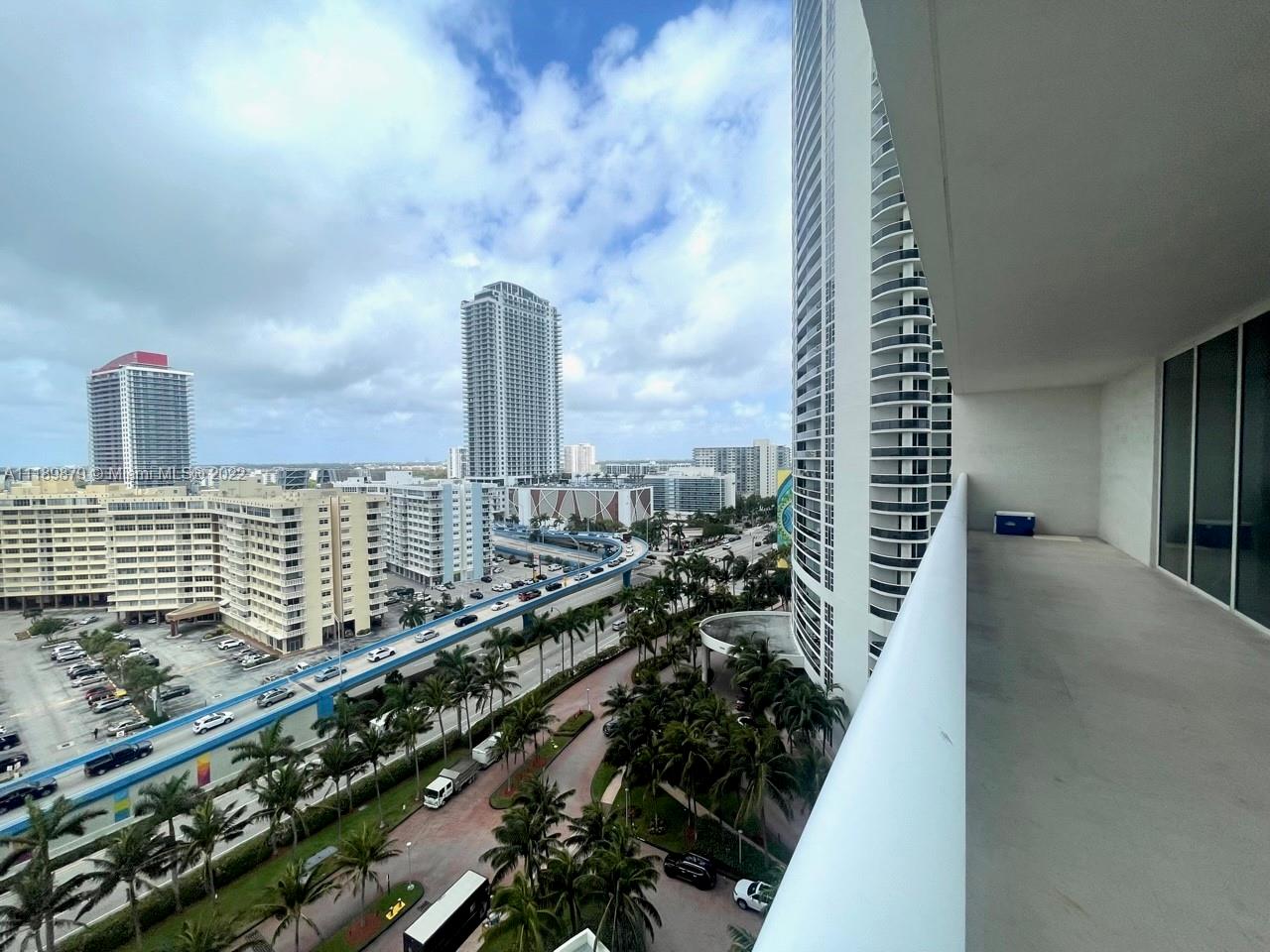 Ver detalles 1506 2 / 4 1458 sq. ft. $ 2022-10-11 0 foto