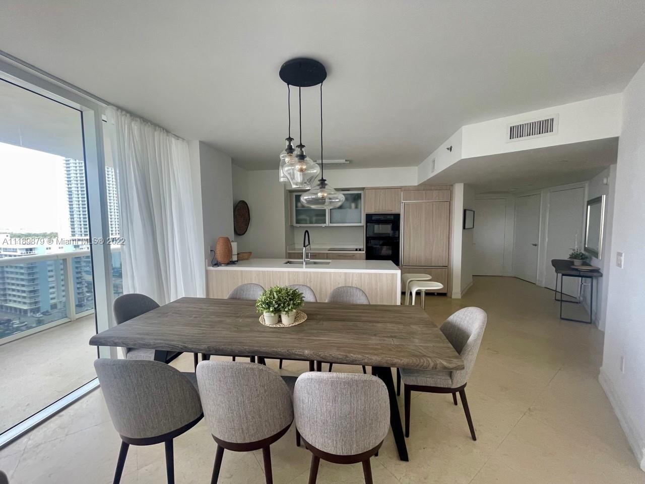 Ver detalles 1506 2 / 4 1458 sq. ft. $ 2022-10-11 0 foto