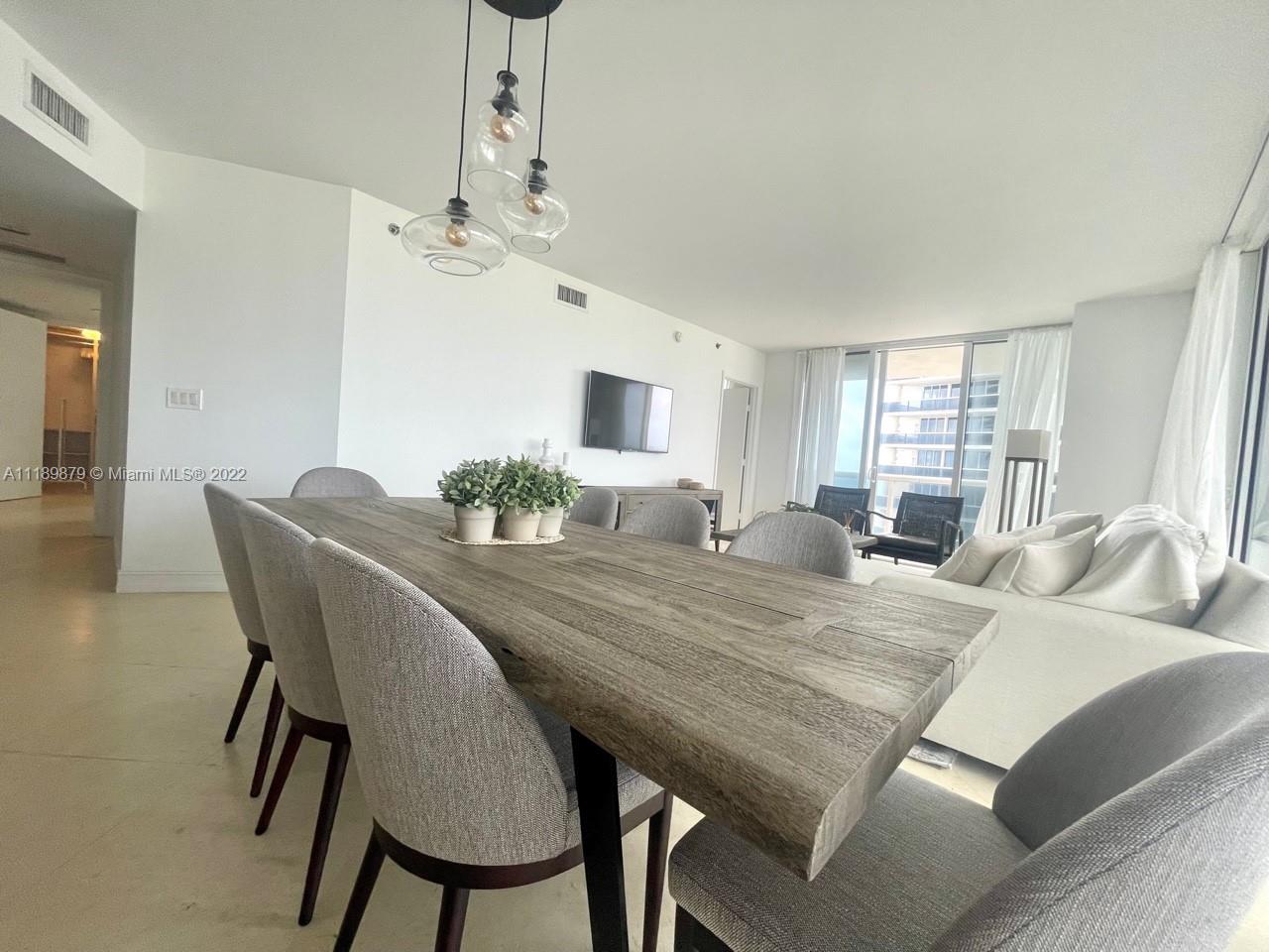Ver detalles 1506 2 / 4 1458 sq. ft. $ 2022-10-11 0 foto