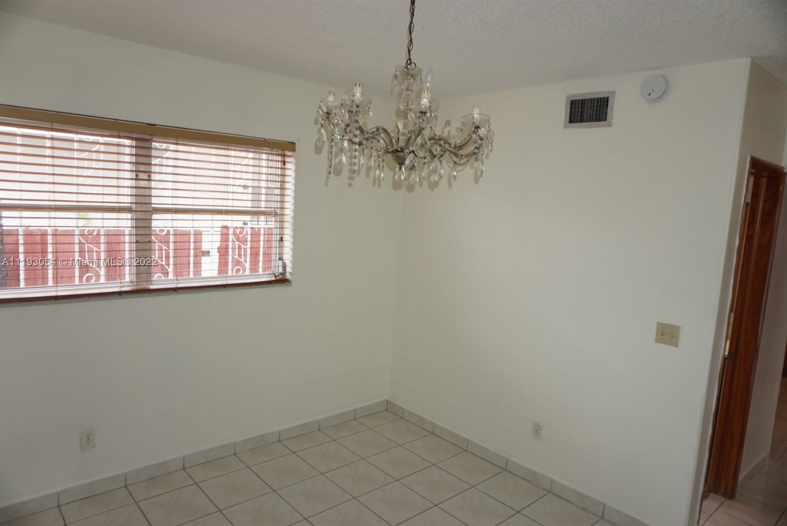 See details / 2264 sq. ft. $ 2022-04-21 0 Photo