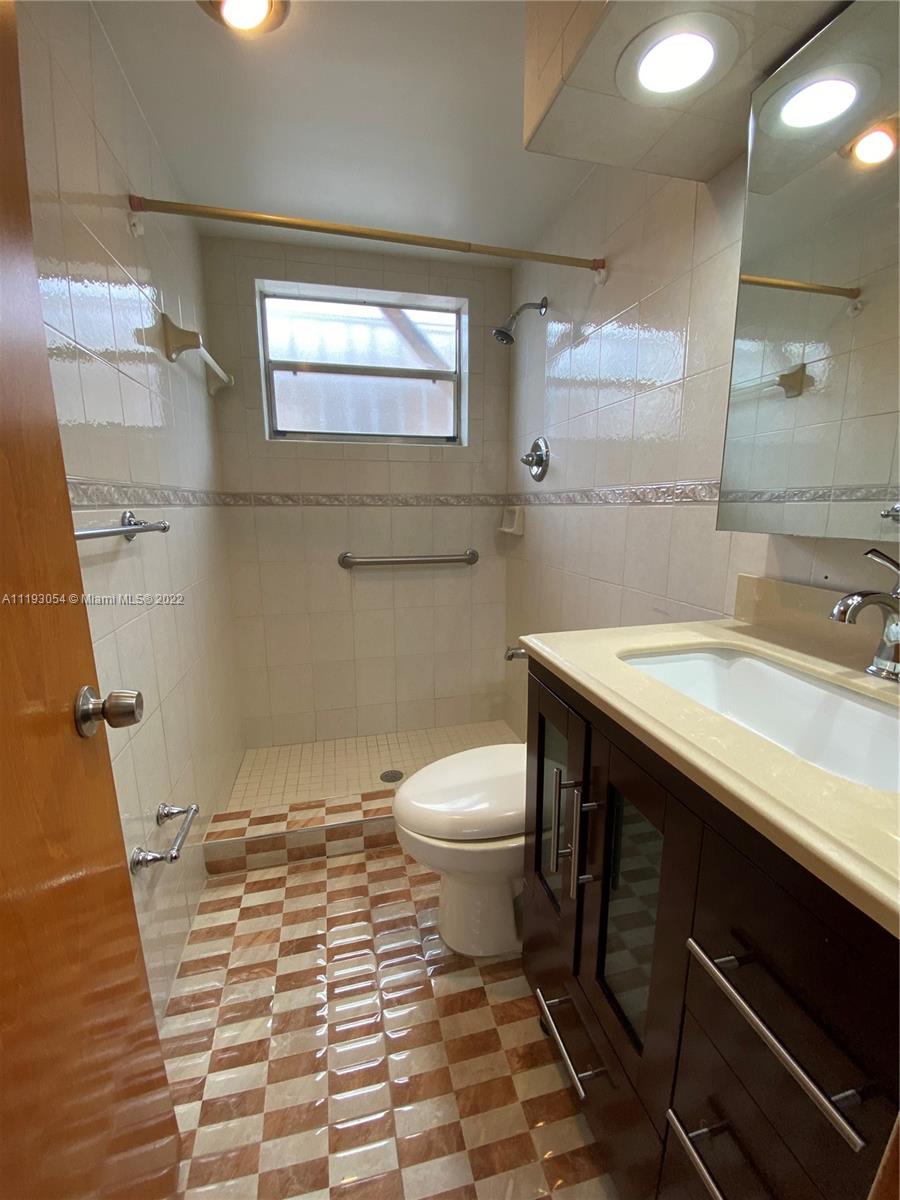 See details / 2264 sq. ft. $ 2022-04-21 0 Photo