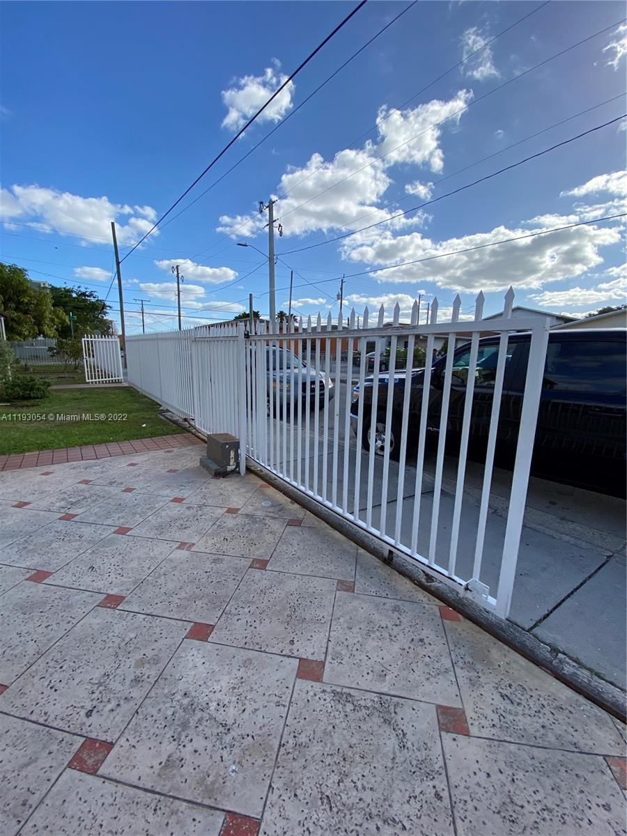 See details / 2264 sq. ft. $ 2022-04-21 0 Photo