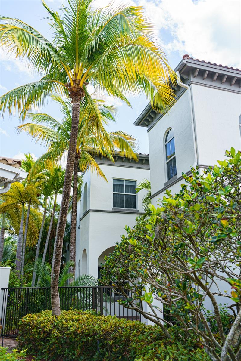 Photo of 822 Spinnaker Dr E (822), Hollywood, Florida, 33019 -
