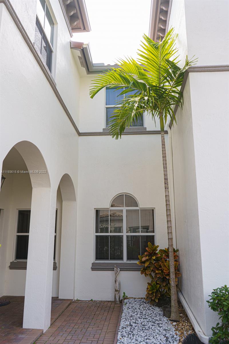 Photo of 822 Spinnaker Dr E (822), Hollywood, Florida, 33019 -