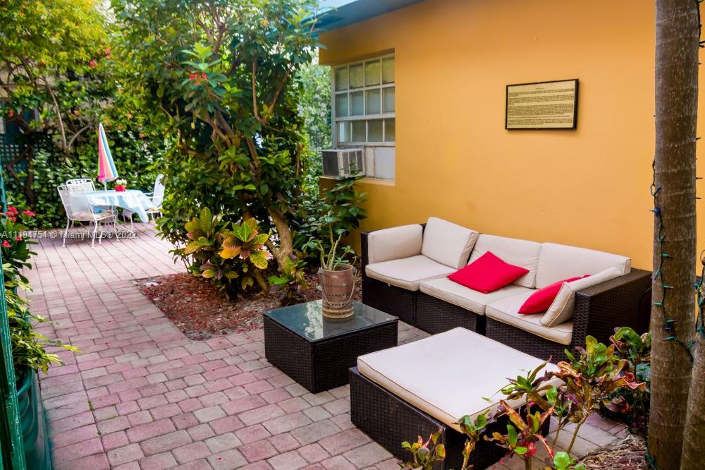 See details / sq. ft. $ 2022-10-28 0 Photo
