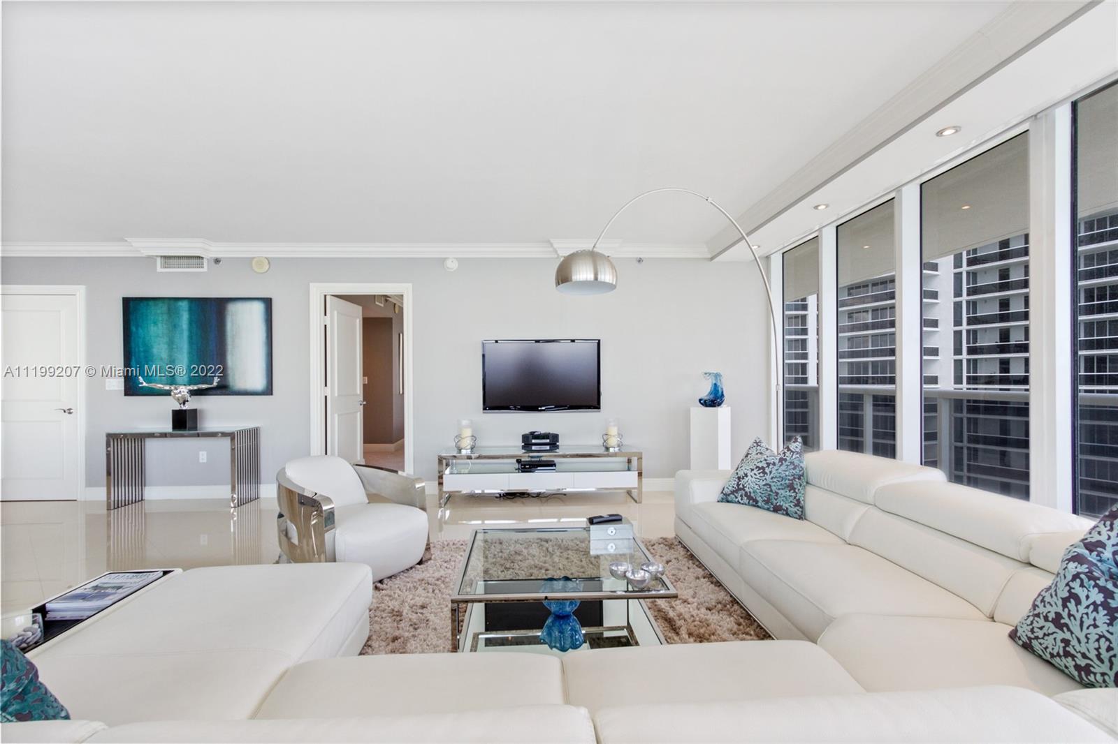 Ver detalles 3401 3 / 3 2065 sq. ft. $ 2022-05-04 0 foto