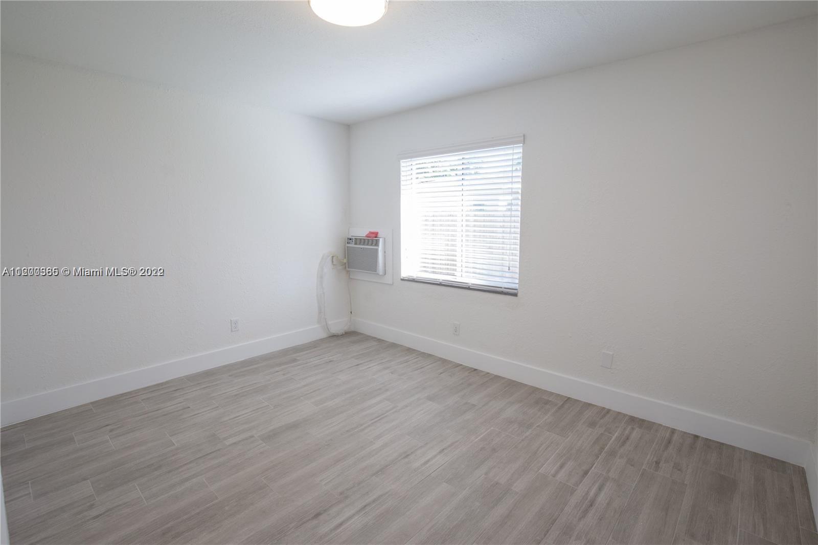 See details / 1682 sq. ft. $ 2022-06-04 0 Photo