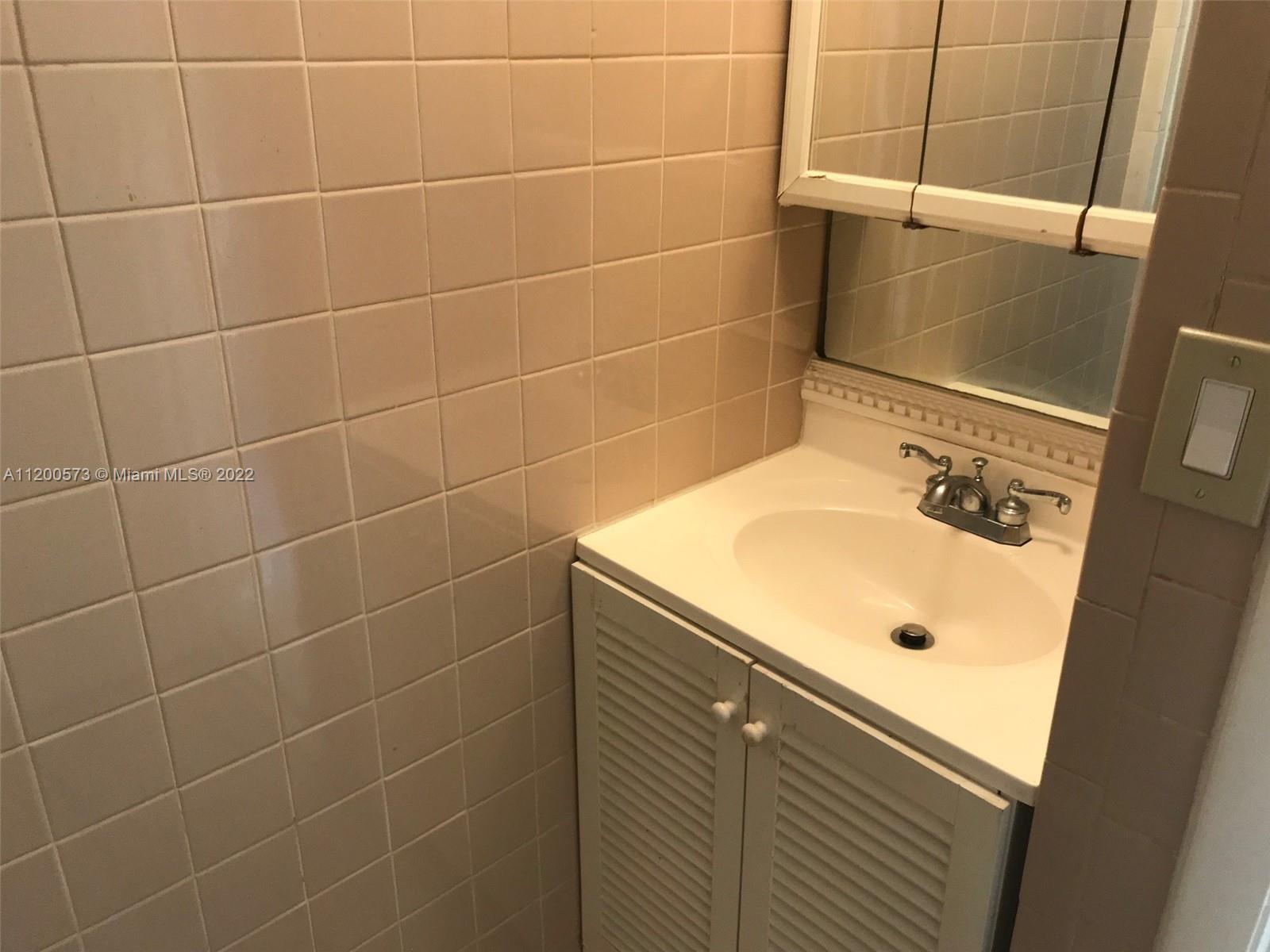 See details / 3721 sq. ft. $ 2022-09-30 0 Photo