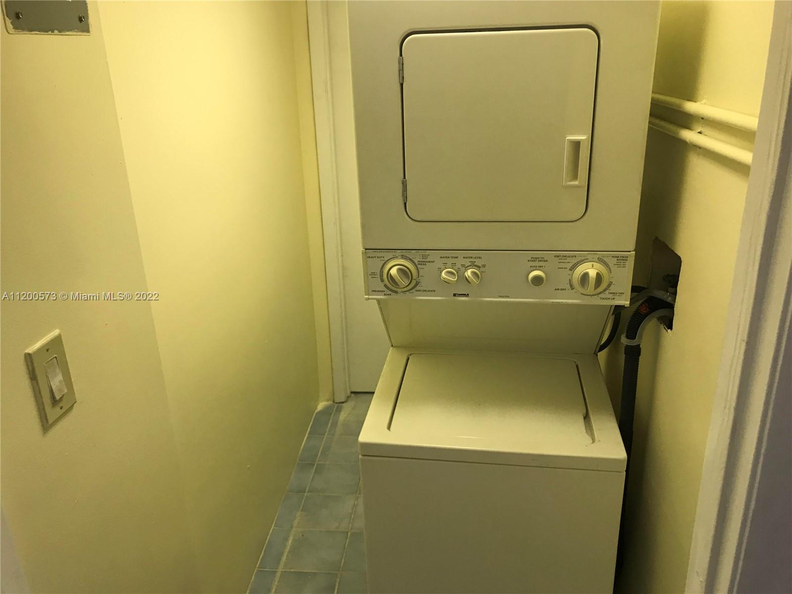 See details / 3721 sq. ft. $ 2022-09-30 0 Photo
