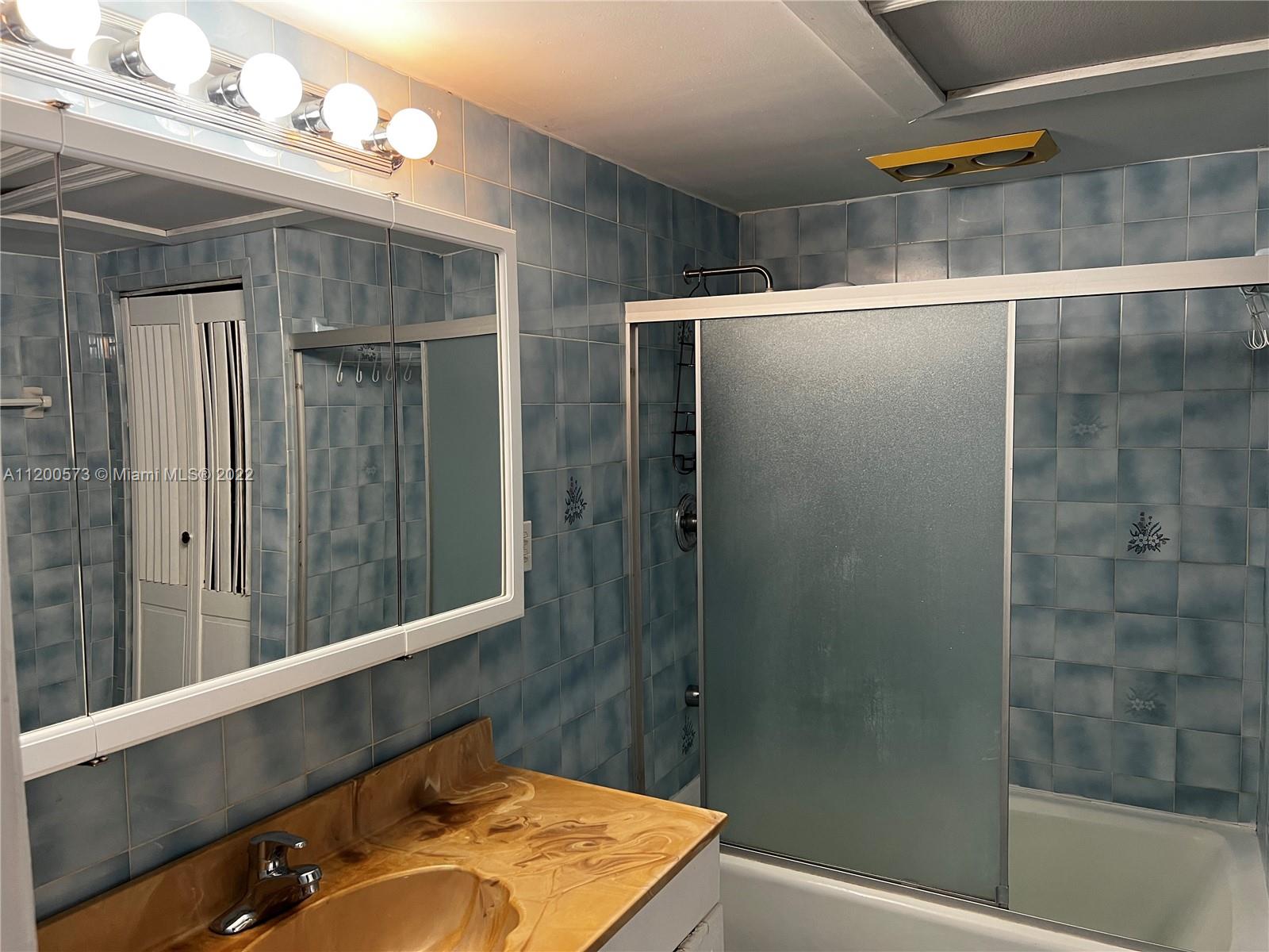 See details / 3721 sq. ft. $ 2022-09-30 0 Photo