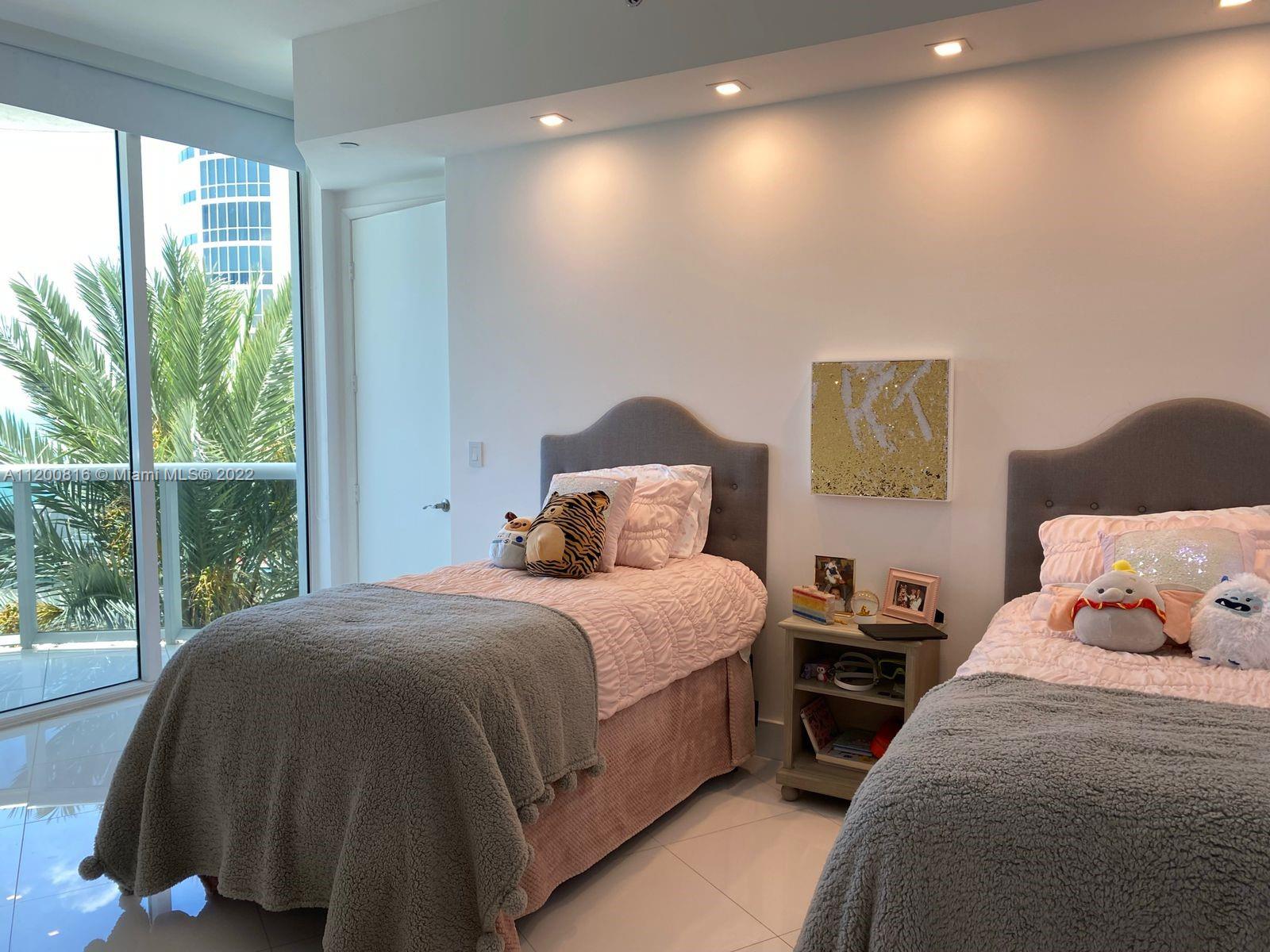 Ver detalles 707 3 / 3 2106 sq. ft. $ 2022-05-07 0 foto