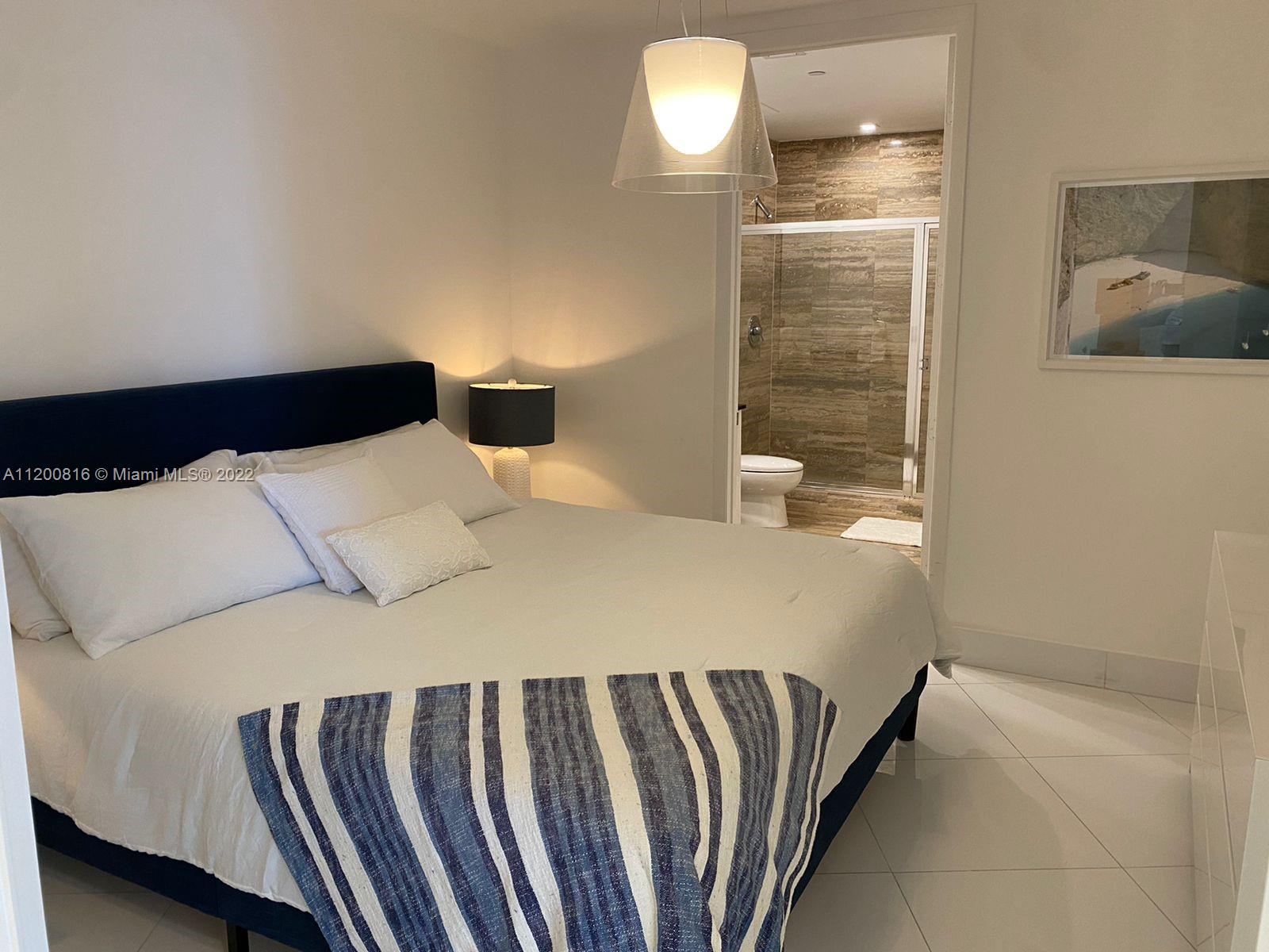 Ver detalles 707 3 / 3 2106 sq. ft. $ 2022-05-07 0 foto