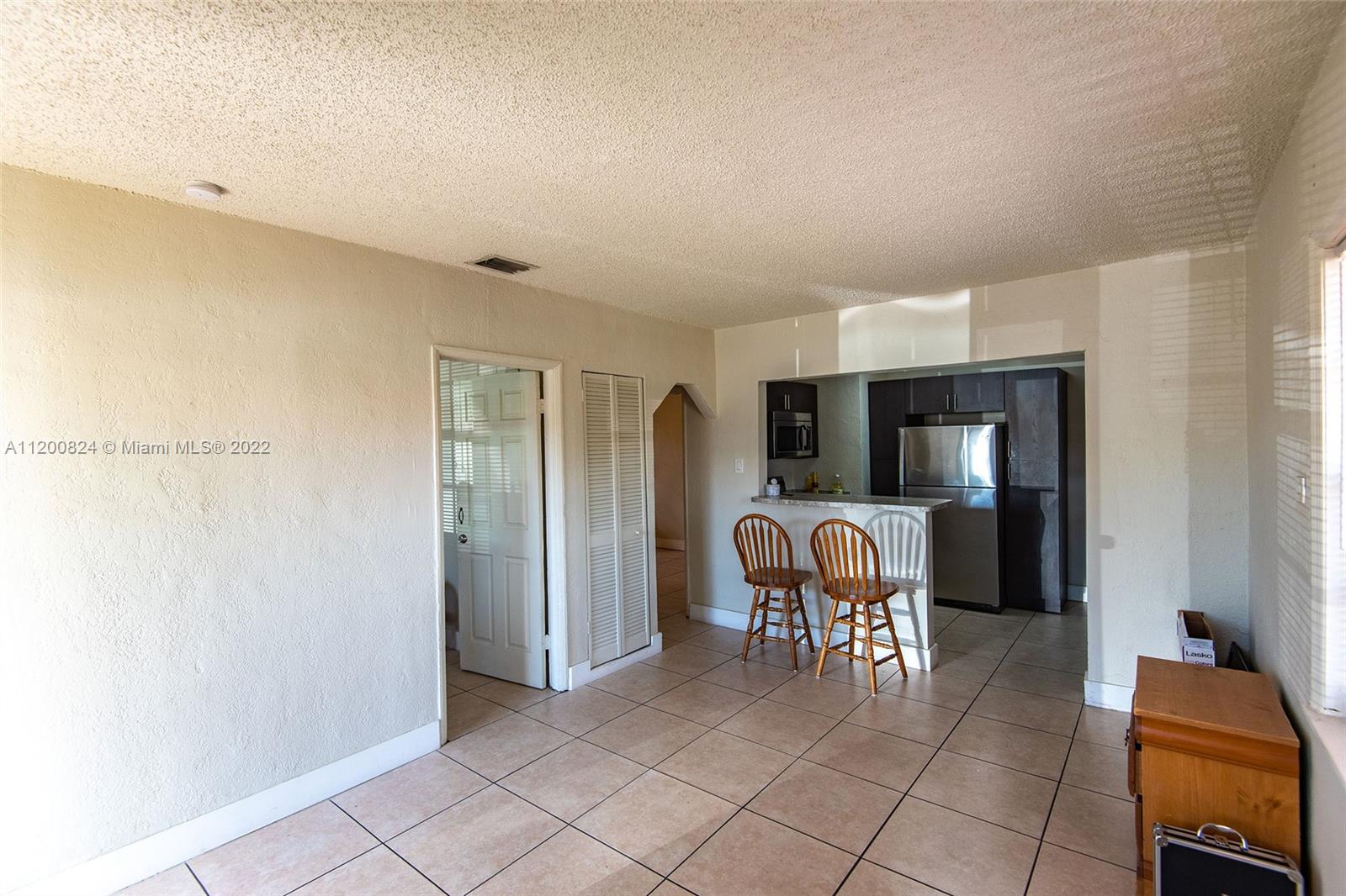 See details / 2669 sq. ft. $ 2022-05-07 0 Photo