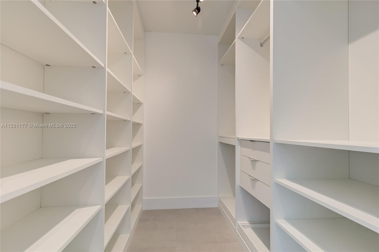 Ver detalles 2903 2 / 3 1447 sq. ft. $ 2022-05-09 0 foto