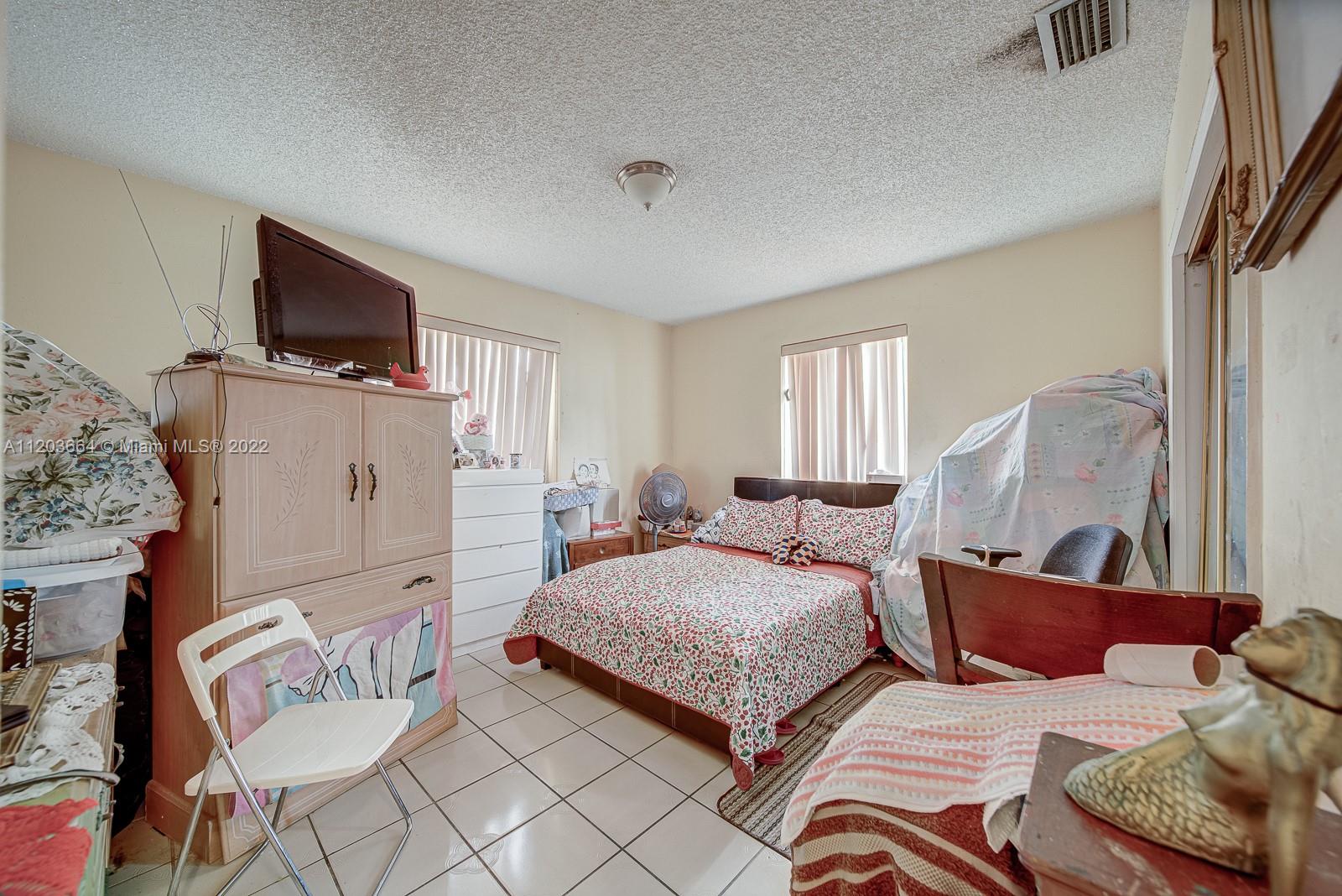 See details / 2213 sq. ft. $ 2022-05-12 0 Photo