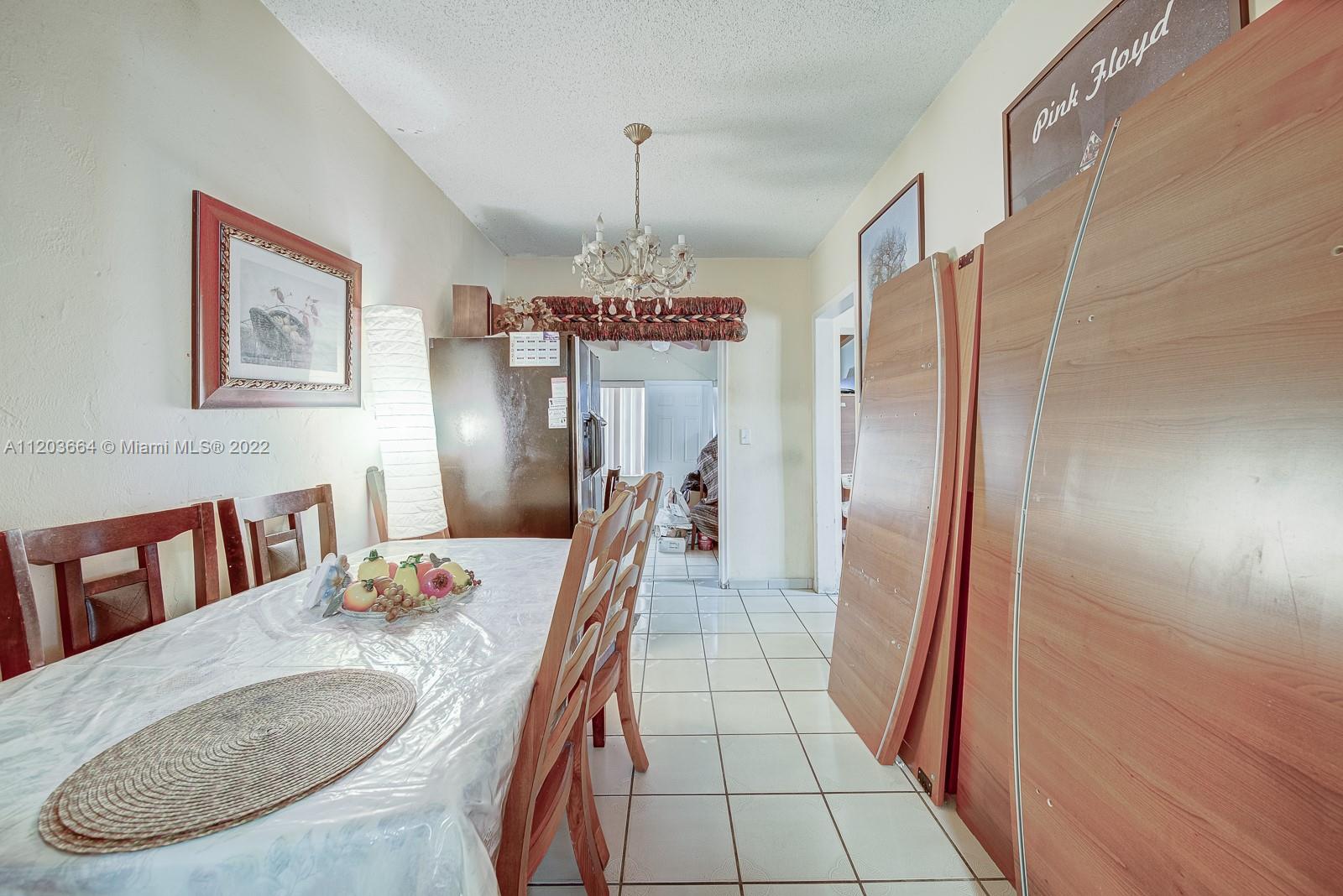 See details / 2213 sq. ft. $ 2022-05-12 0 Photo