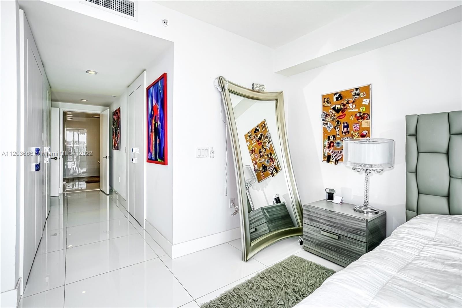 See details 330 3 / 4 1892 sq. ft. $ 2025-08-25 0 Photo