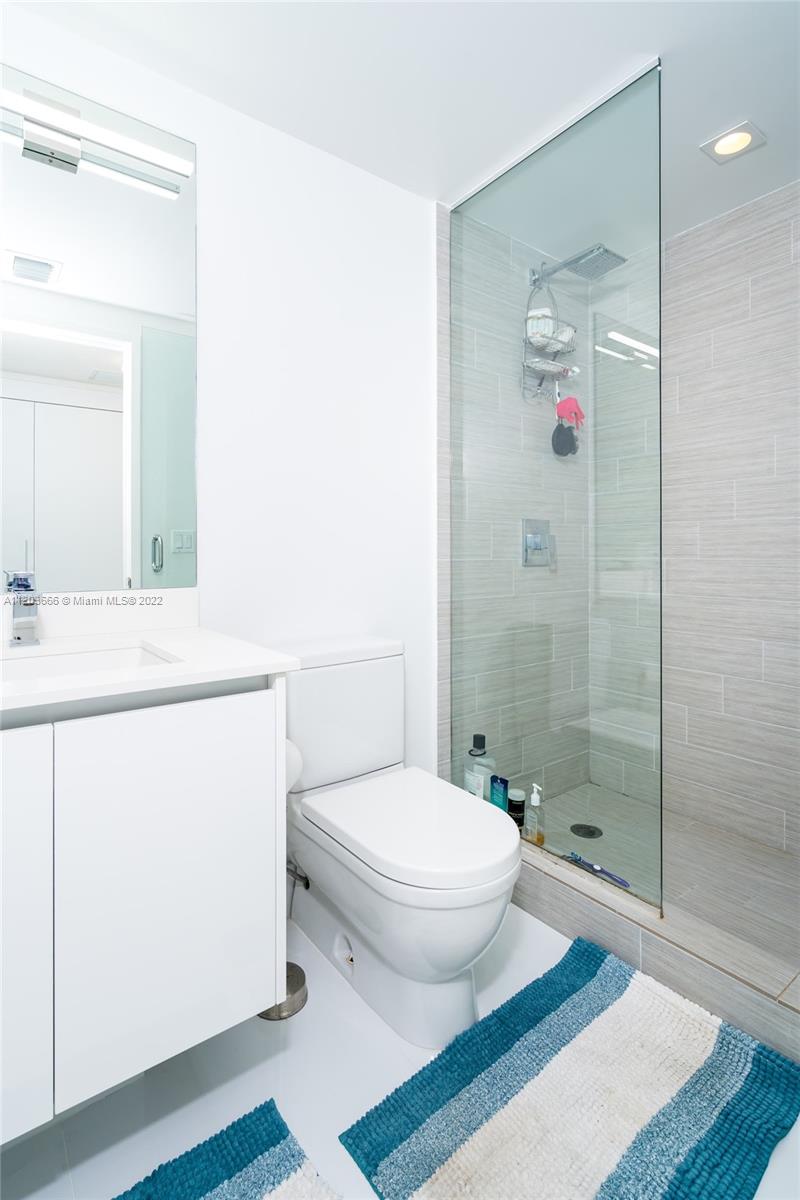 See details 330 3 / 4 1892 sq. ft. $ 2025-08-25 0 Photo