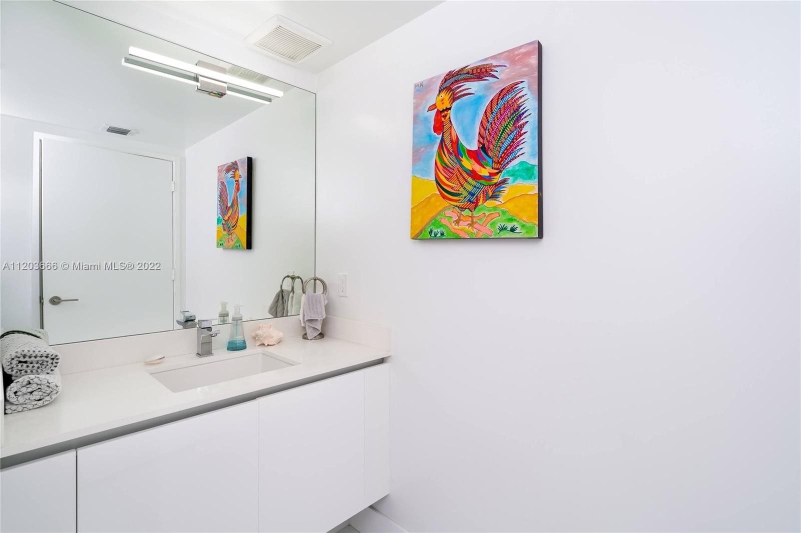 See details 330 3 / 4 1892 sq. ft. $ 2025-08-25 0 Photo