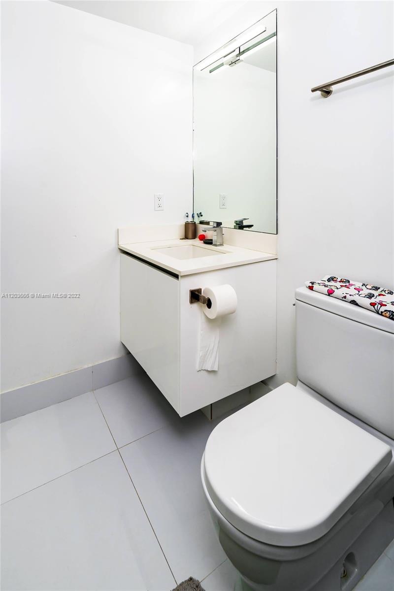 See details 330 3 / 4 1892 sq. ft. $ 2025-08-25 0 Photo