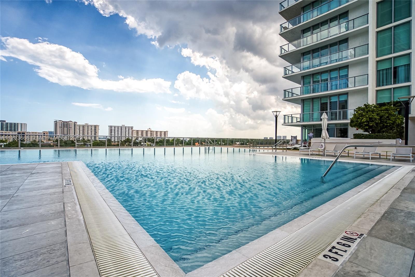 See details 330 3 / 4 1892 sq. ft. $ 2025-08-25 0 Photo