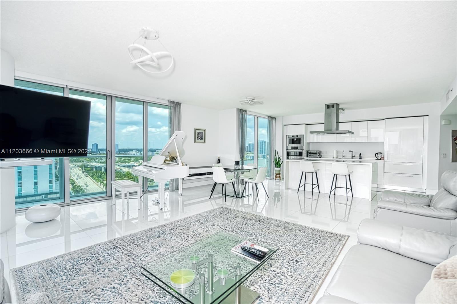 See details 330 3 / 4 1892 sq. ft. $ 2025-08-25 0 Photo