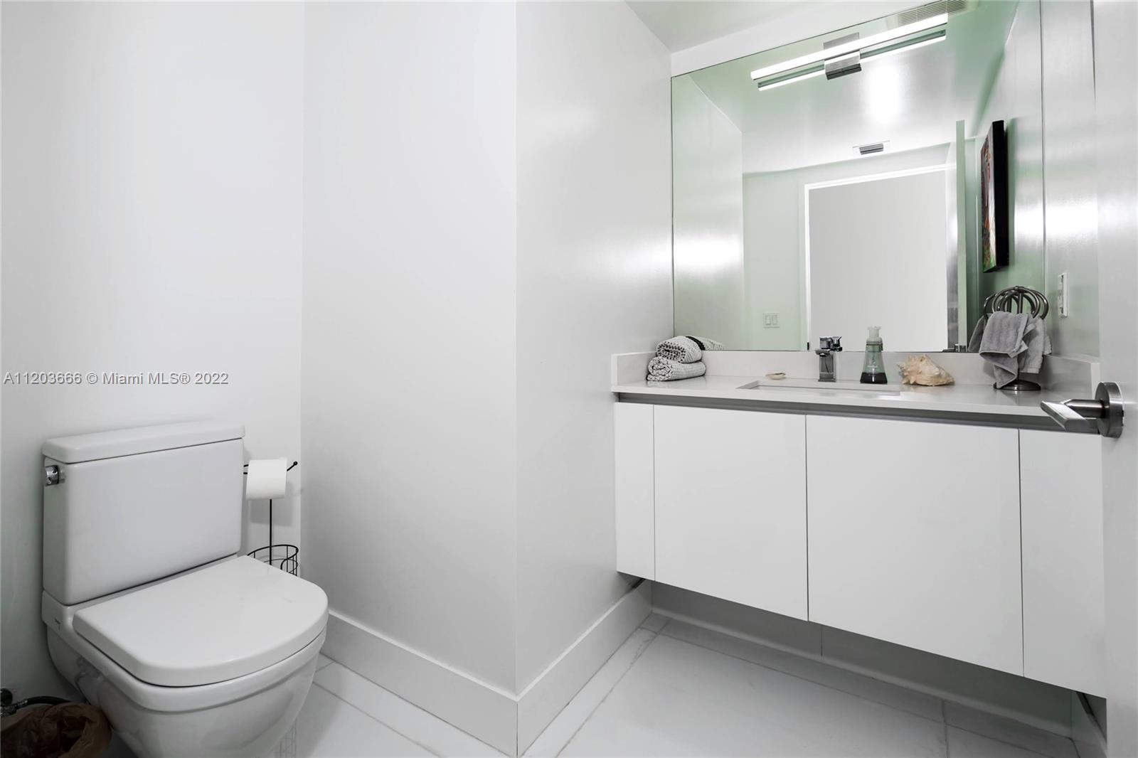 See details 330 3 / 4 1892 sq. ft. $ 2025-08-25 0 Photo