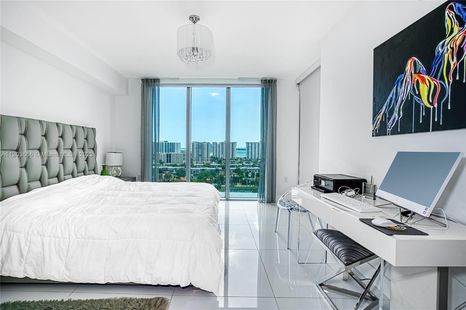 See details 330 3 / 4 1892 sq. ft. $ 2025-08-25 0 Photo