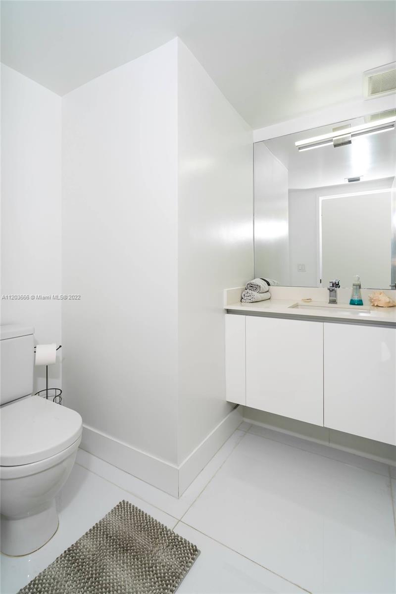 See details 330 3 / 4 1892 sq. ft. $ 2025-08-25 0 Photo