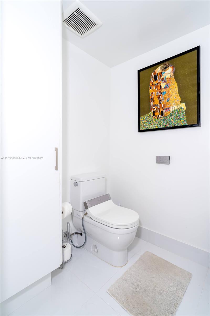 See details 330 3 / 4 1892 sq. ft. $ 2025-08-25 0 Photo