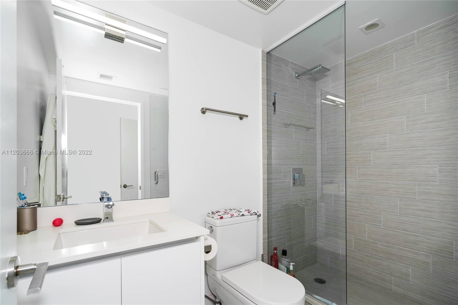 See details 330 3 / 4 1892 sq. ft. $ 2025-08-25 0 Photo