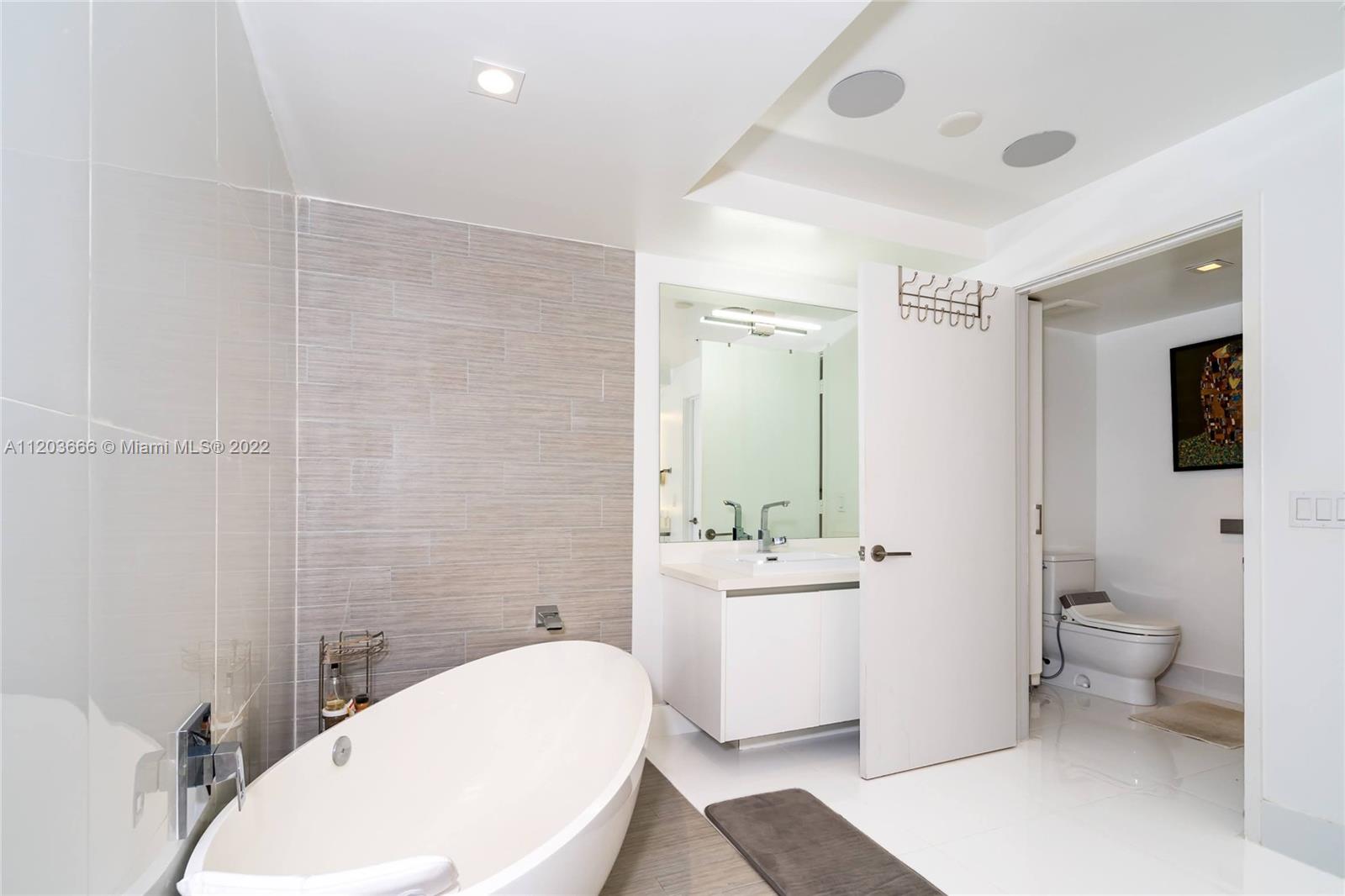 See details 330 3 / 4 1892 sq. ft. $ 2025-08-25 0 Photo