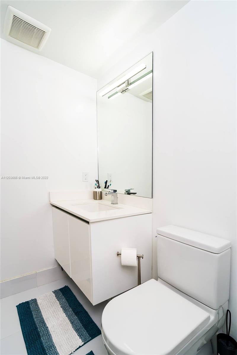 See details 330 3 / 4 1892 sq. ft. $ 2025-08-25 0 Photo