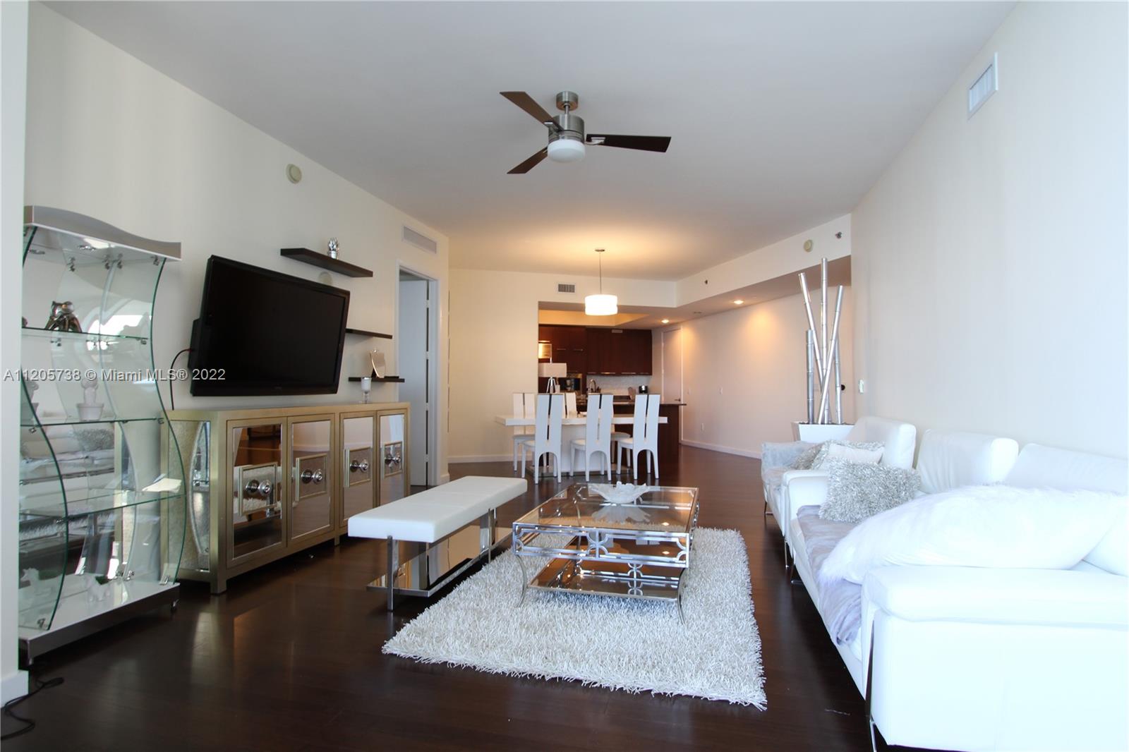 Ver detalles 903 3 / 3 1962 sq. ft. $ 2022-05-27 0 foto