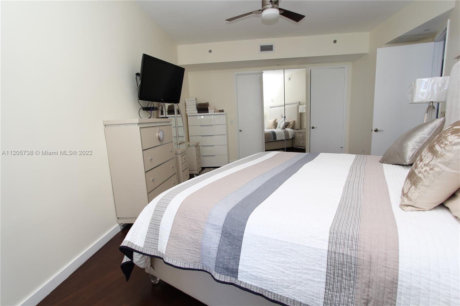 Ver detalles 903 3 / 3 1962 sq. ft. $ 2022-05-27 0 foto