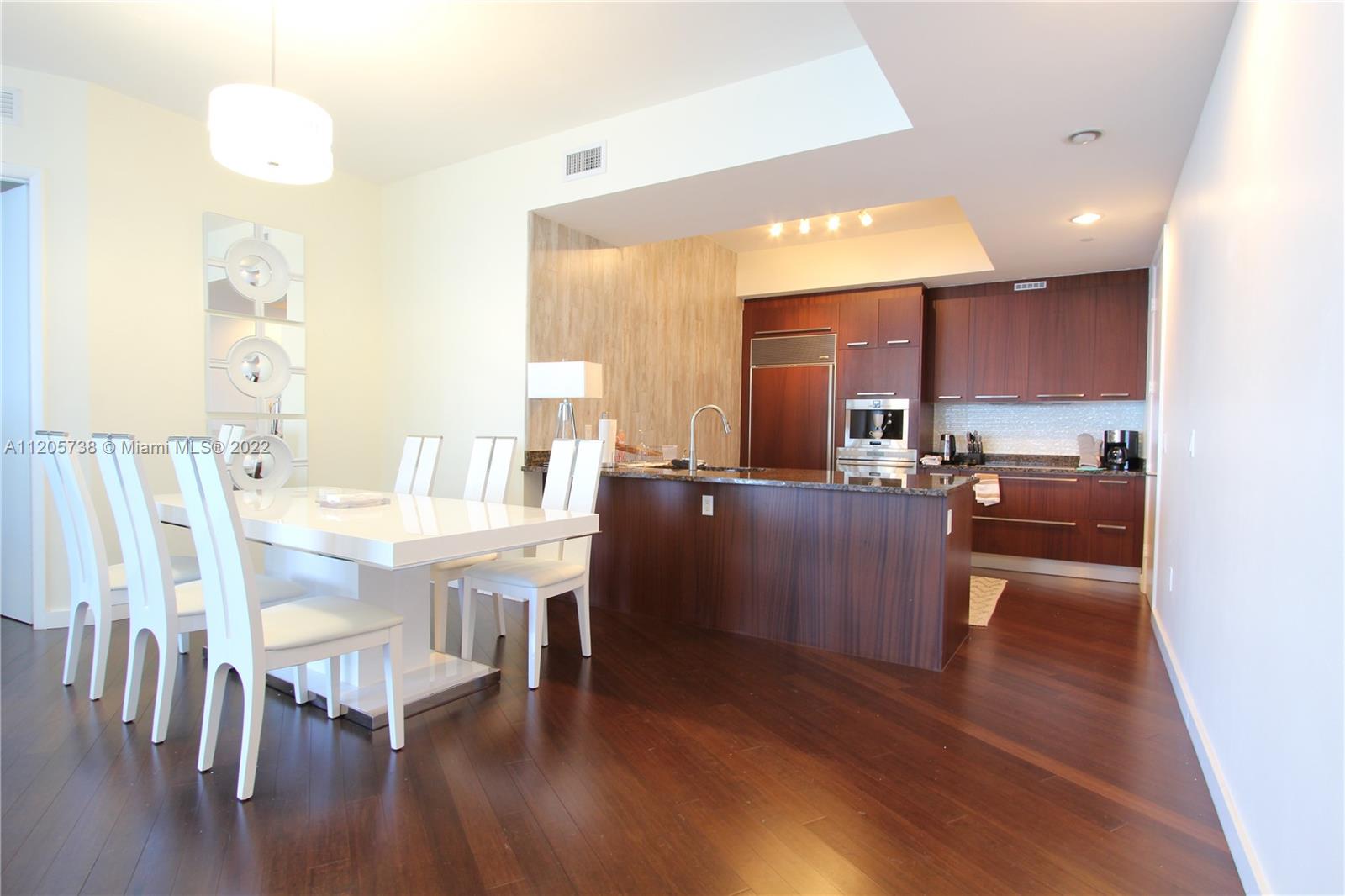 Ver detalles 903 3 / 3 1962 sq. ft. $ 2022-05-27 0 foto