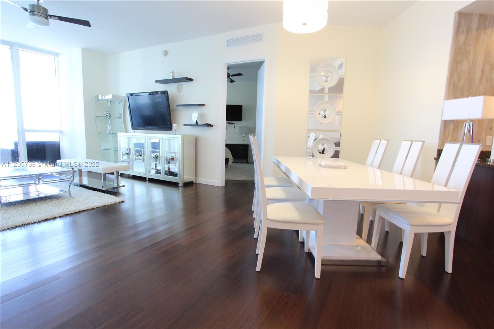Ver detalles 903 3 / 3 1962 sq. ft. $ 2022-05-27 0 foto