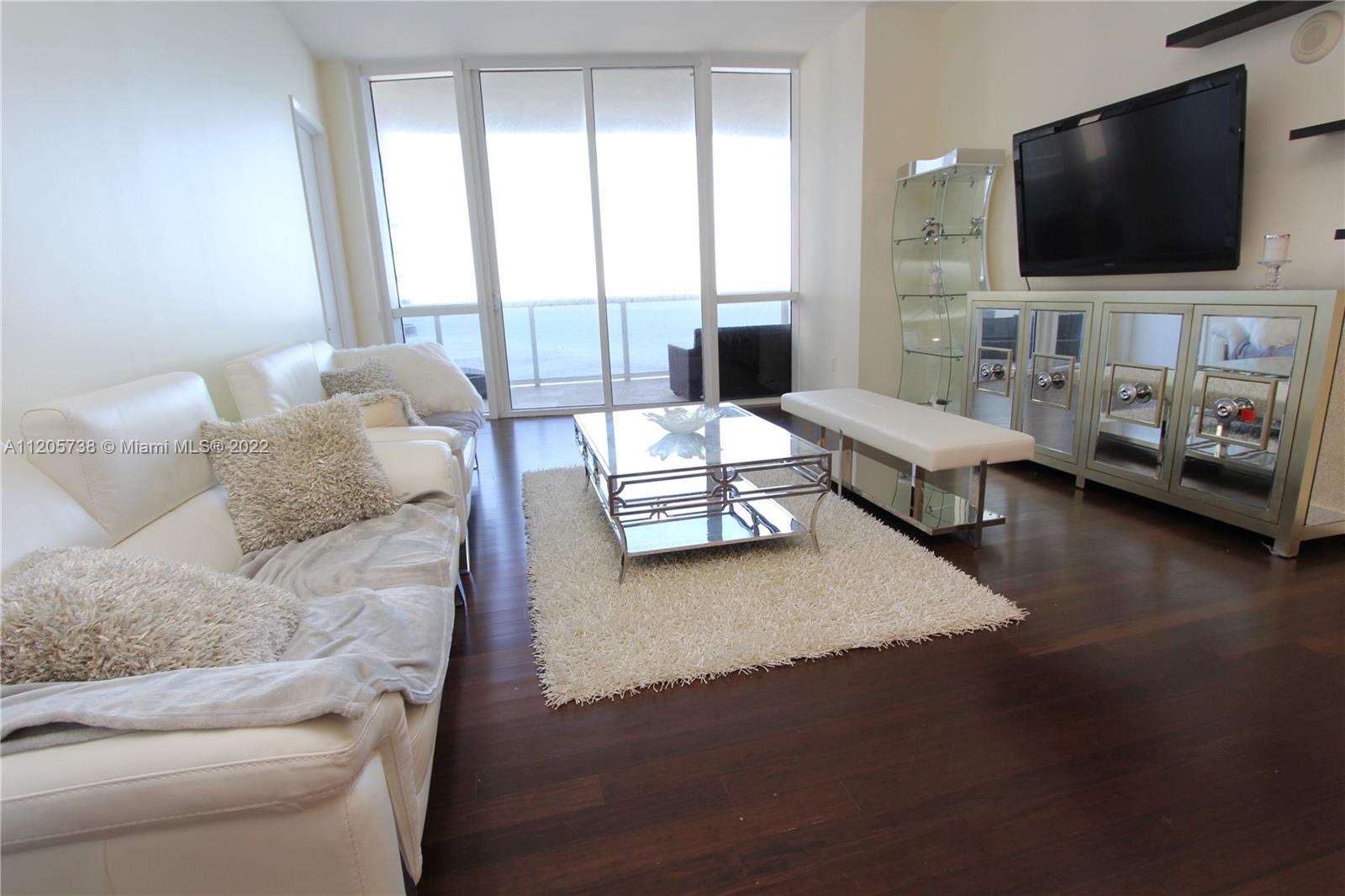 Ver detalles 903 3 / 3 1962 sq. ft. $ 2022-05-27 0 foto