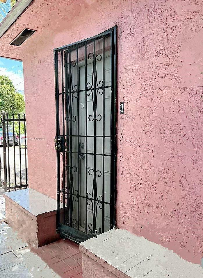 See details / 1960 sq. ft. $ 2022-07-06 0 Photo